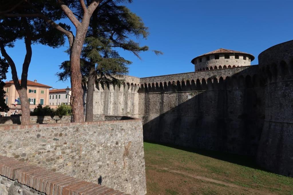 La Casa Di Loris Apartment Sarzana Exterior photo
