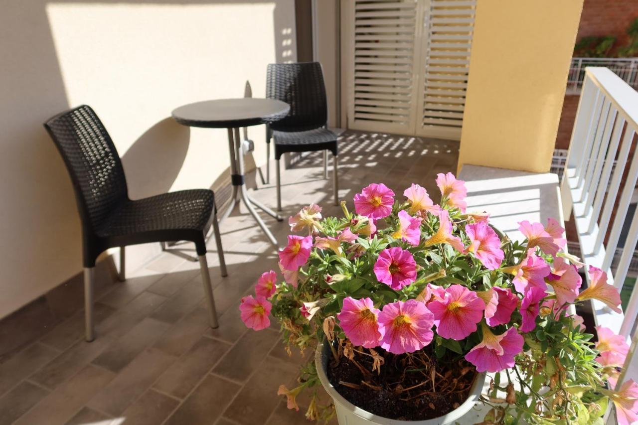 La Casa Di Loris Apartment Sarzana Exterior photo
